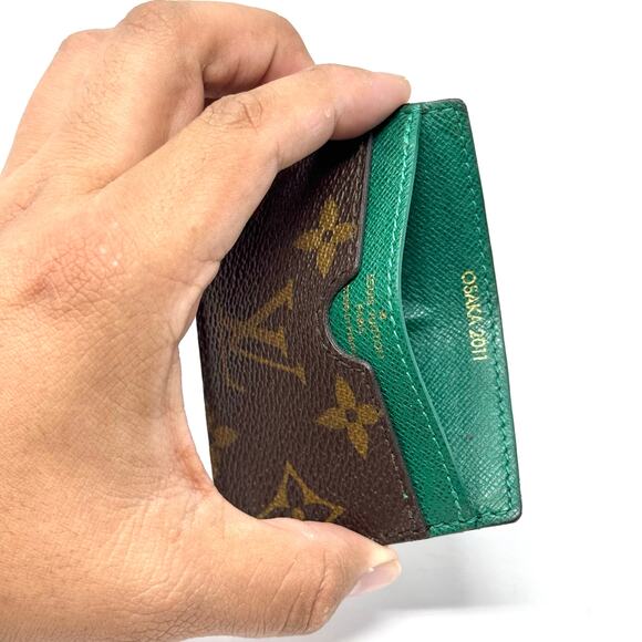 Louis Vuitton Osaka Cardholder Wallet - Picture 8 of 12